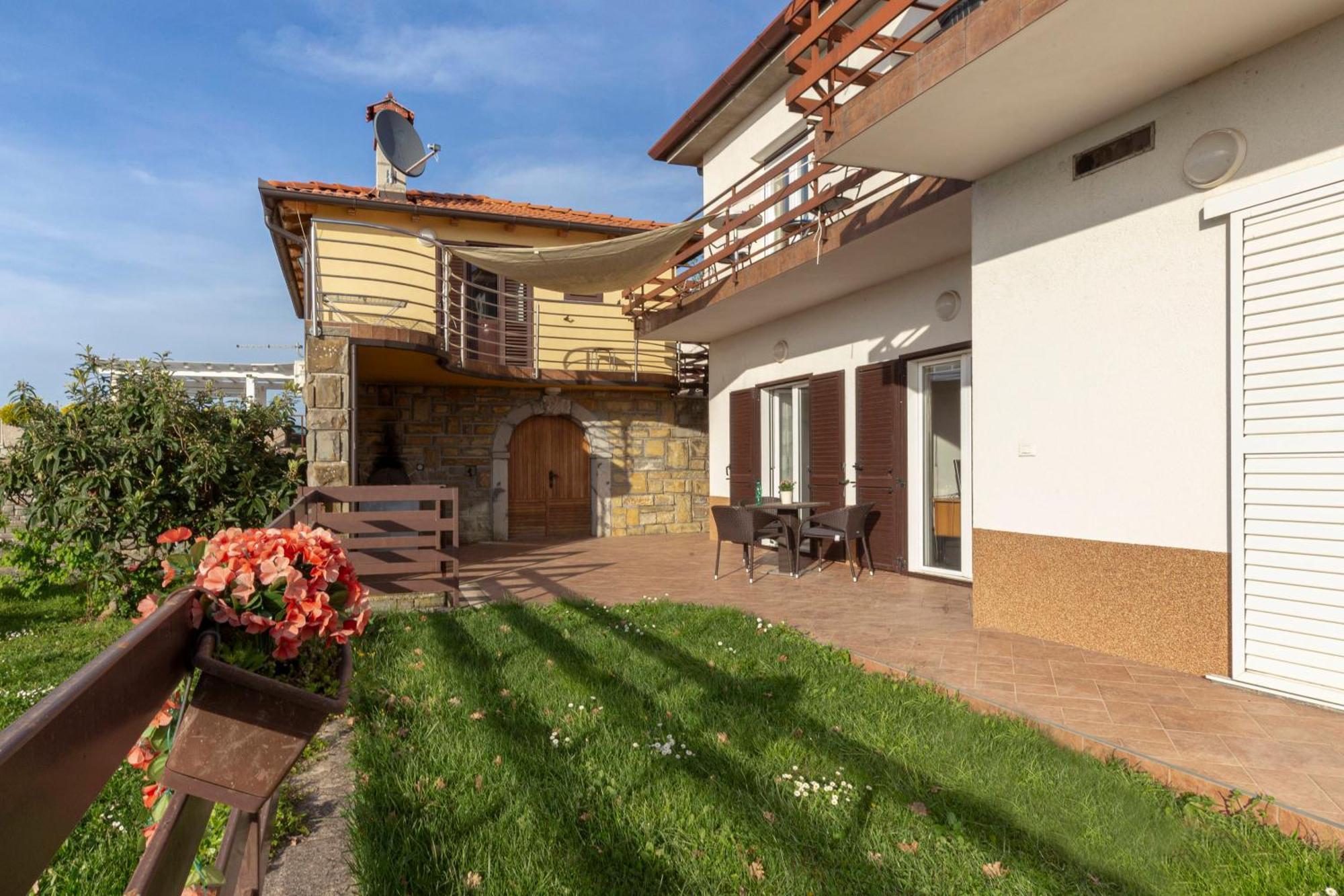 Apartments Souranded By Forest With Sea View Κόπερ Εξωτερικό φωτογραφία